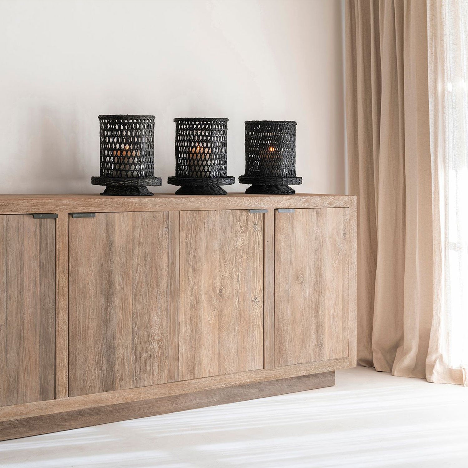 Kategorie Sideboards & Kommoden – modernes Holz-Sideboard von Gommaire