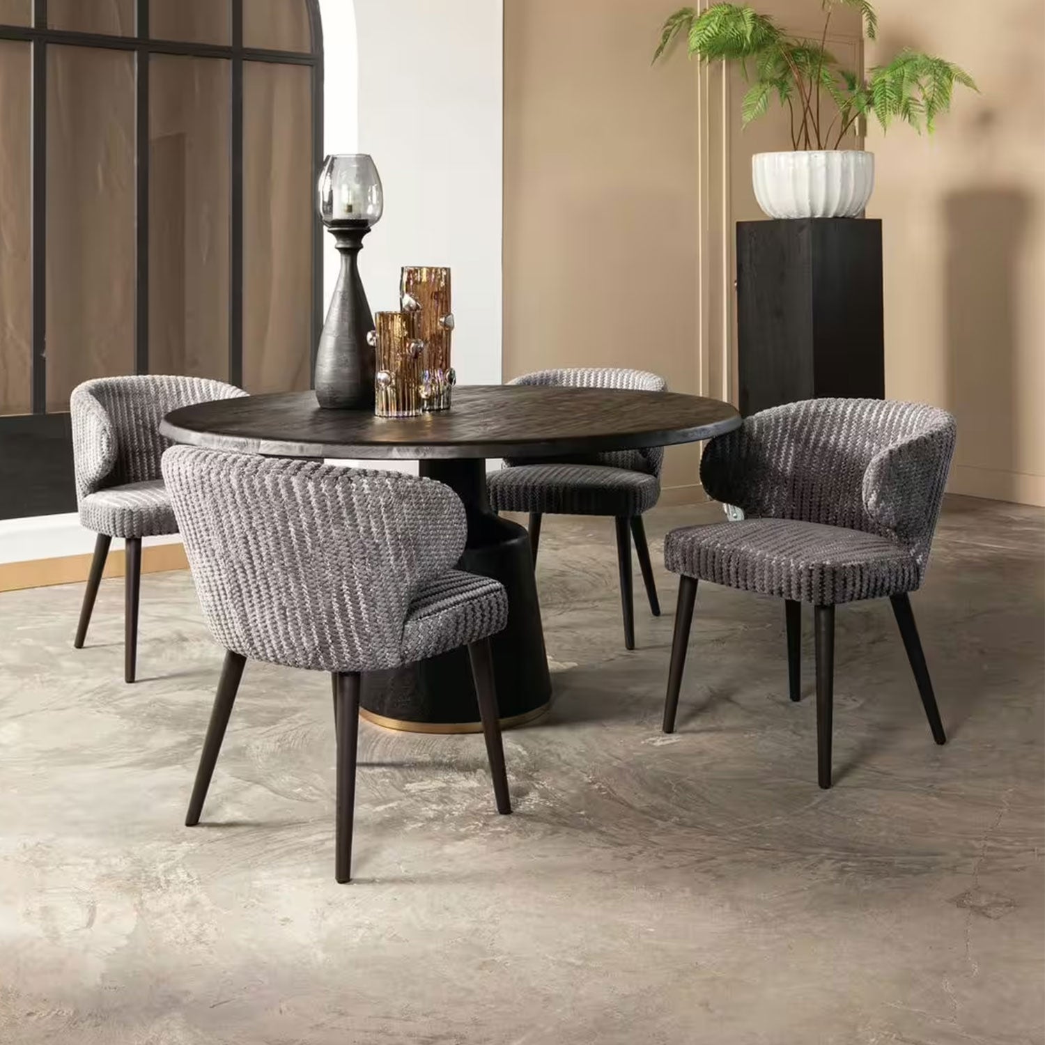 Kategorie Stühle & Hocker – moderne Designerstühle für Esszimmer und Wohnen