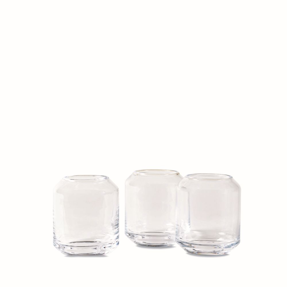 Mundgeblasener, klarer Glas-Teelichthalter von Gommaire, perfekt für ein einladendes Kerzenlicht.