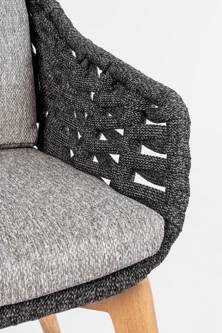 Tamires Outdoor Stuhl in Anthrazit mit Aluminiumgestell, Teakholzbeinen und einem Geflecht aus Polypropylen-Seilen | Bizzotto bei STUFF Shop kaufen
