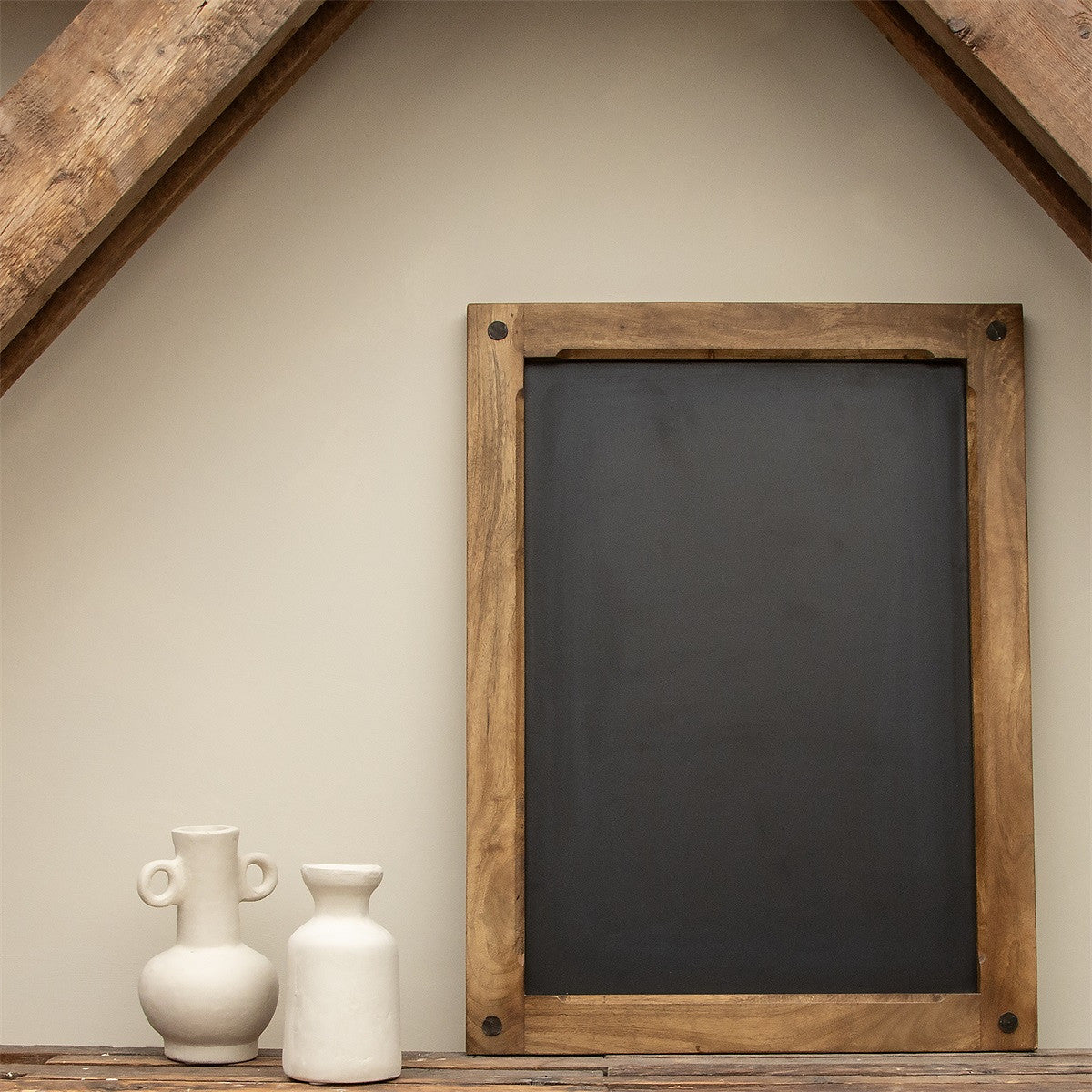 Tafel Heritage Mango aus Mangoholz mit schwarzer Schreibfläche und handgefertigtem Holzrahmen