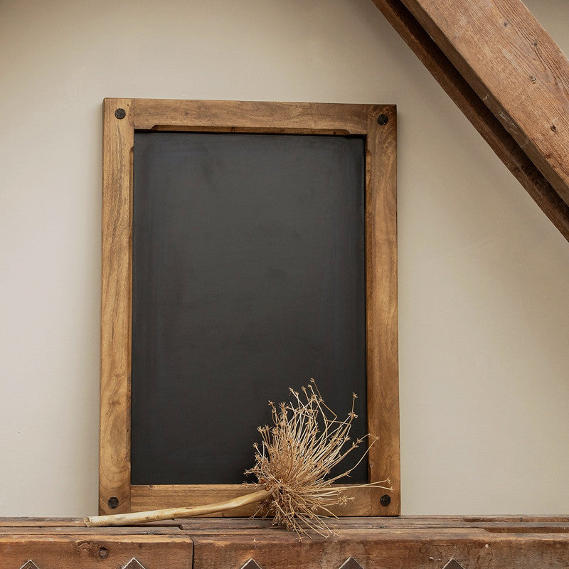 Tafel Heritage Mango aus Mangoholz mit schwarzer Schreibfläche und handgefertigtem Holzrahmen