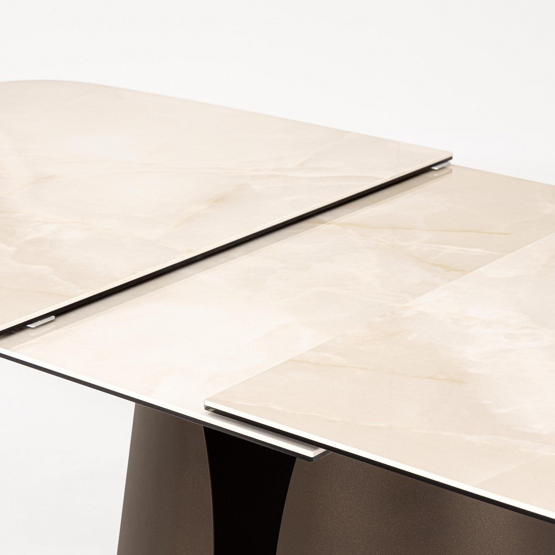 Ausziehtisch Ardis Bronze von Bizzotto, Nahaufnahme von Material und Verarbeitung