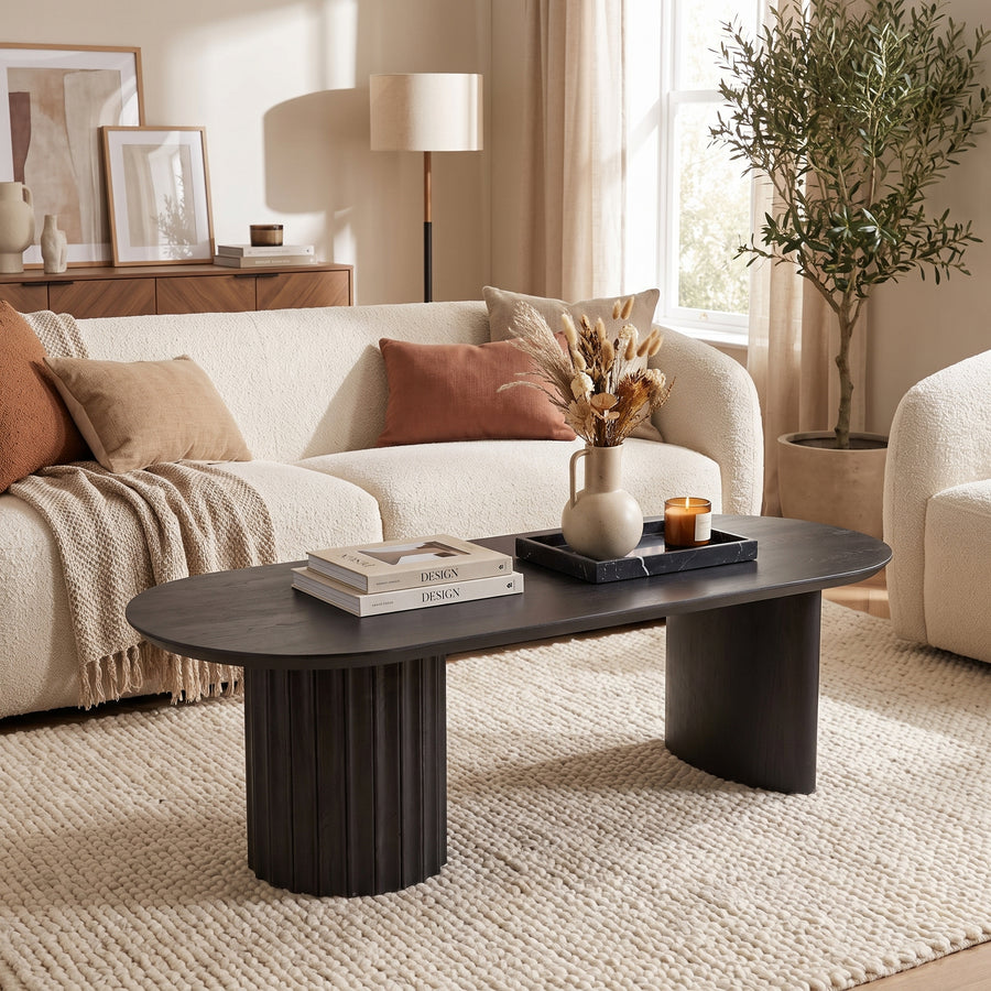 Couchtisch Orissa Schwarz von Bizzotto – Mangoholz 130 cm im stilvoll eingerichteten Wohnzimmer, STUFF Shop
