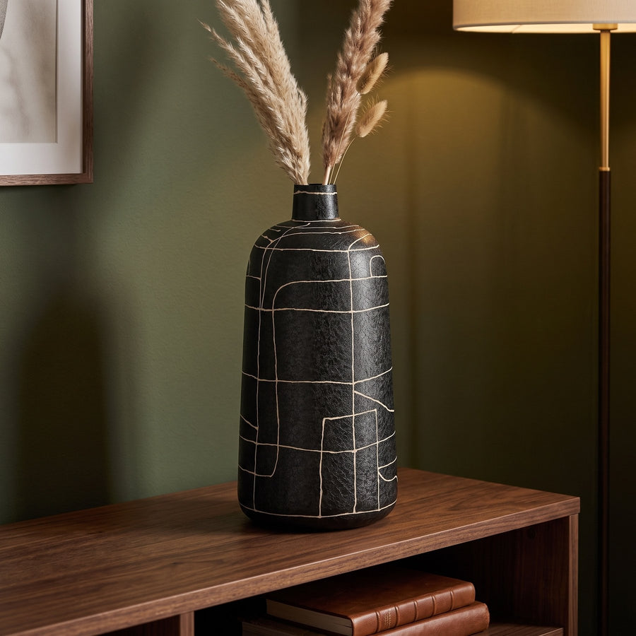 Flaschenvase Siva Schwarz 44,5 cm von Bizzotto im Wohnraum