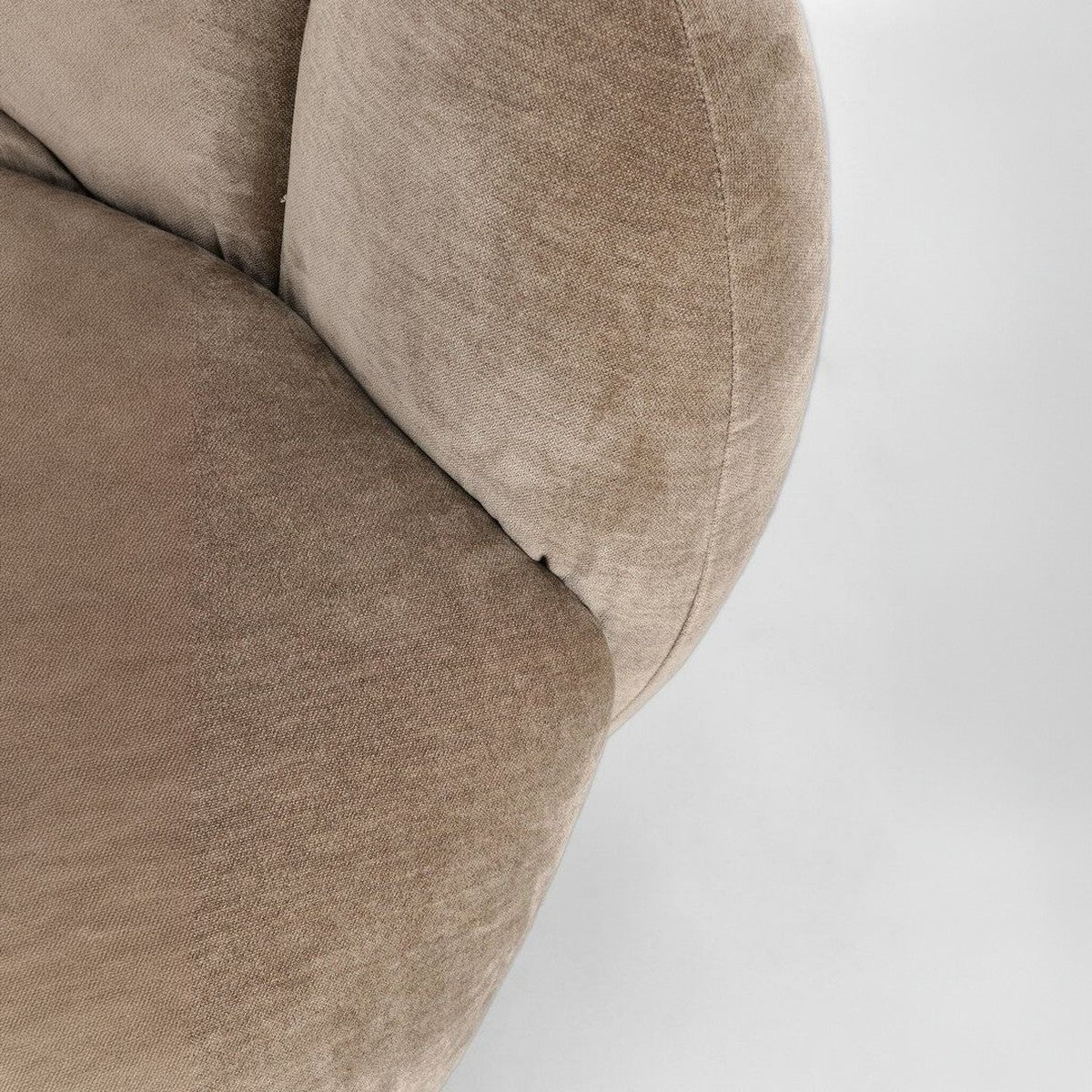 Loungesessel Tulip Biscuit von Bizzotto in Beige, Milieuansicht Wohnzimmer