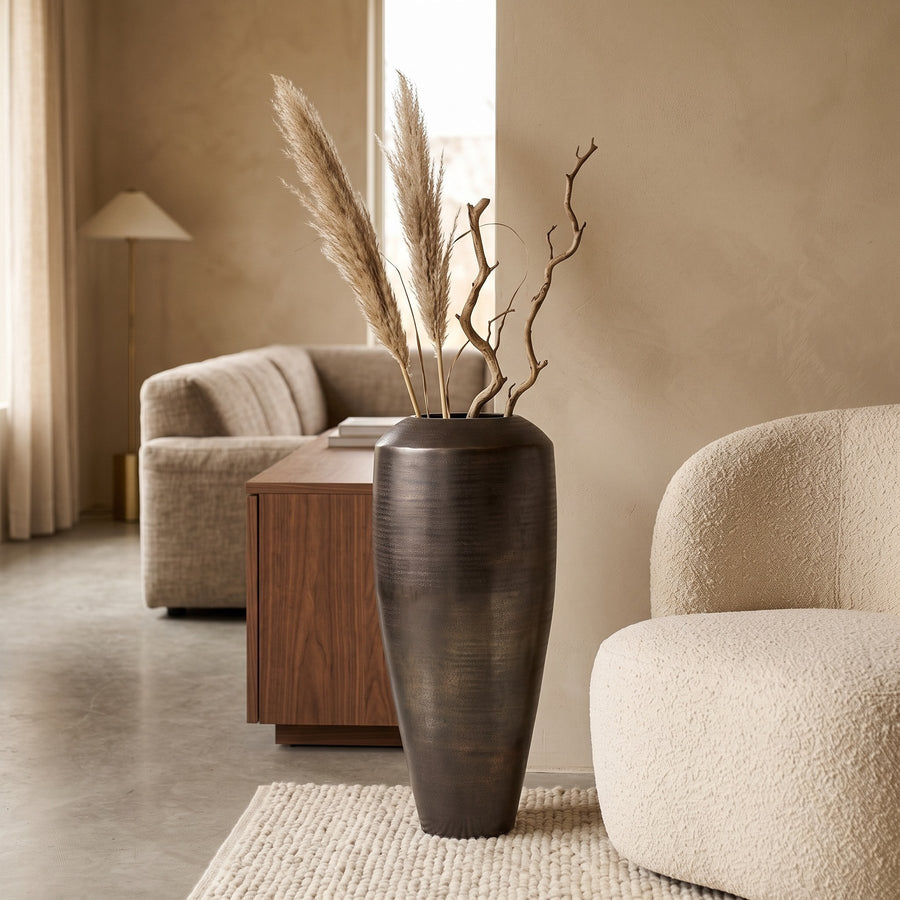Bodenvase Micheal Kupfer 85 cm im Wohnraum