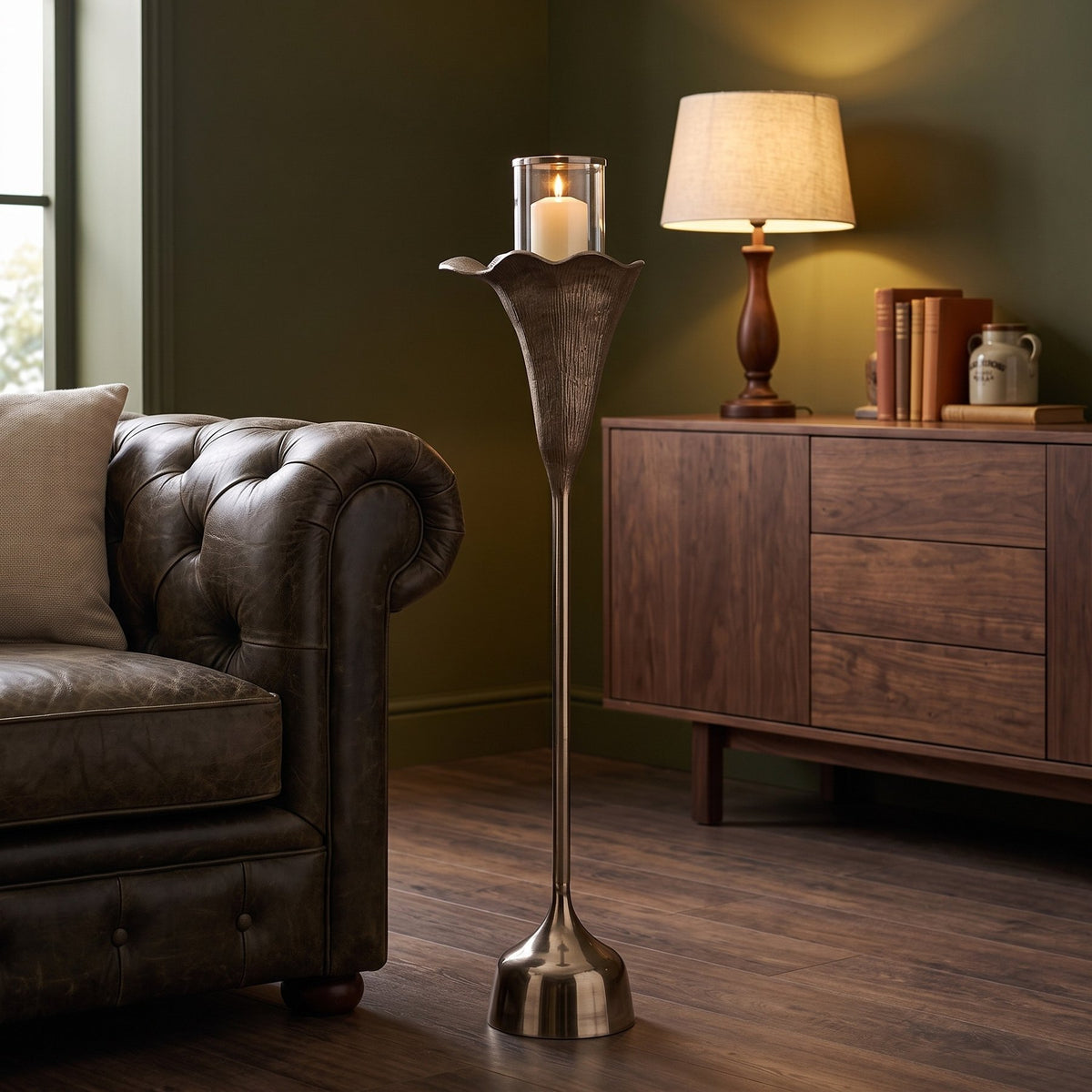 Windlicht Kourtney Bronze 106 cm im Wohnraum