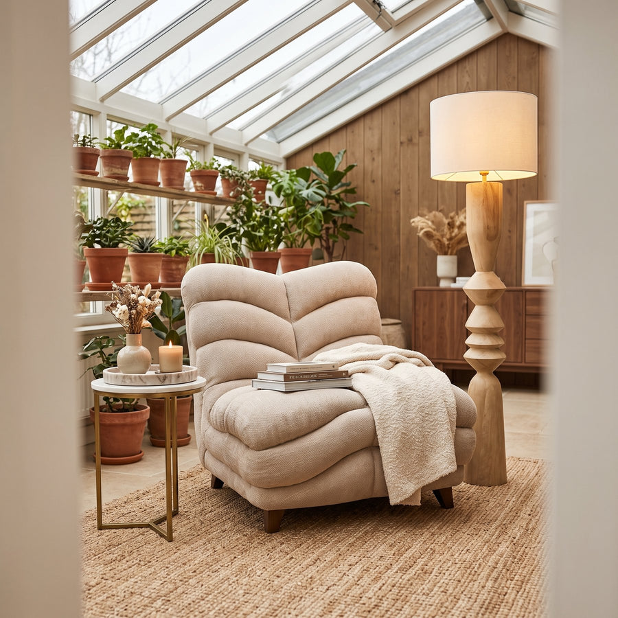 Sessel Medina Beige mit geschwungener hoher Lehne | Interiorbild | PTMD bei STUFF Shop kaufen