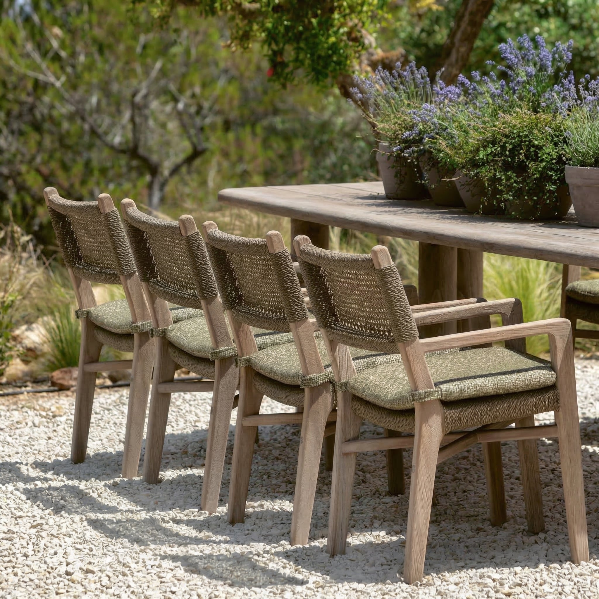 Gommaire Fiona Outdoor Stühle aus Teakholz mit Wicker Geflecht für Terrasse und Garten