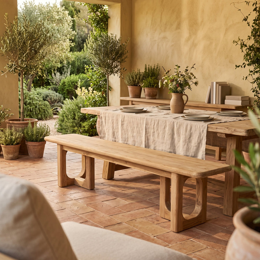 Gartenbank Teakscape aus Teakholz mit Bogenbeinen | Ambientebild Terrasse | STUFF Loft