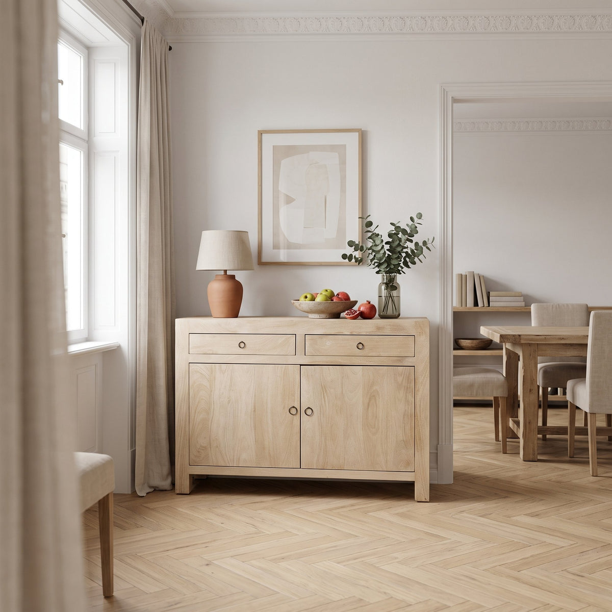 Sideboard Driftwood aus hellem Mangoholz mit 2 Türen und 2 Schubladen, 120 cm | Interiorbild Esszimmer | STUFF Loft