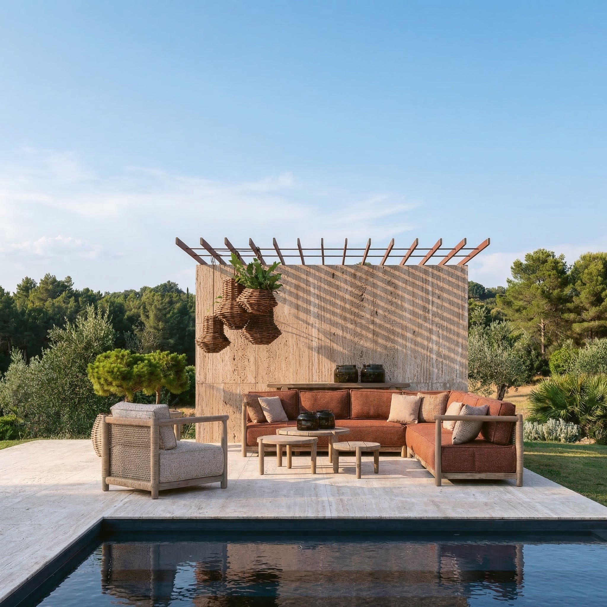 Gommaire Mieke Outdoor Lounge aus Teakholz auf moderner Terrasse mit Pool