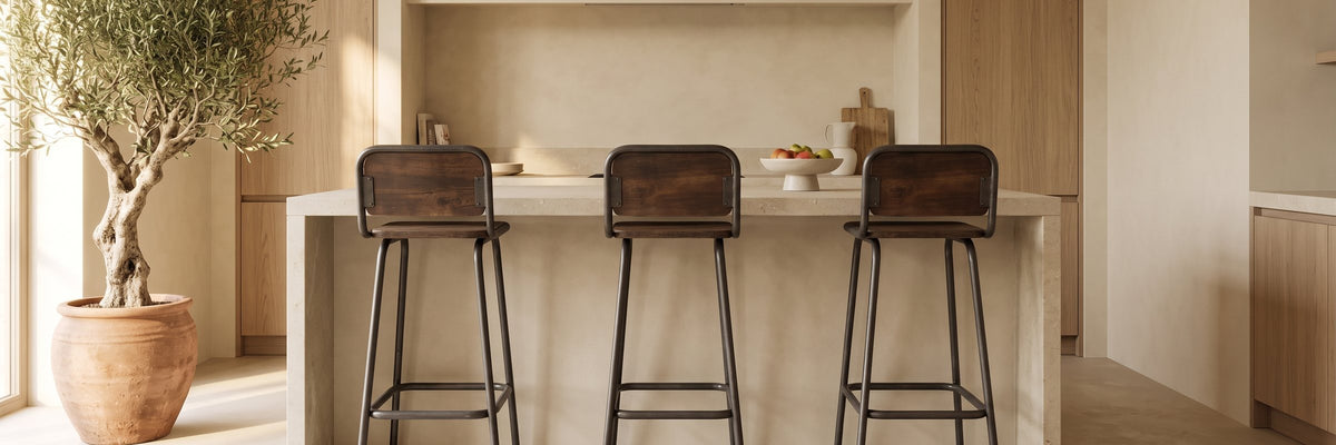 STUFF Loft Stühle & Hocker: Barhocker Vintage Holz, Altholz und Altmetall, Handmade Loft Style im Wohnambiente