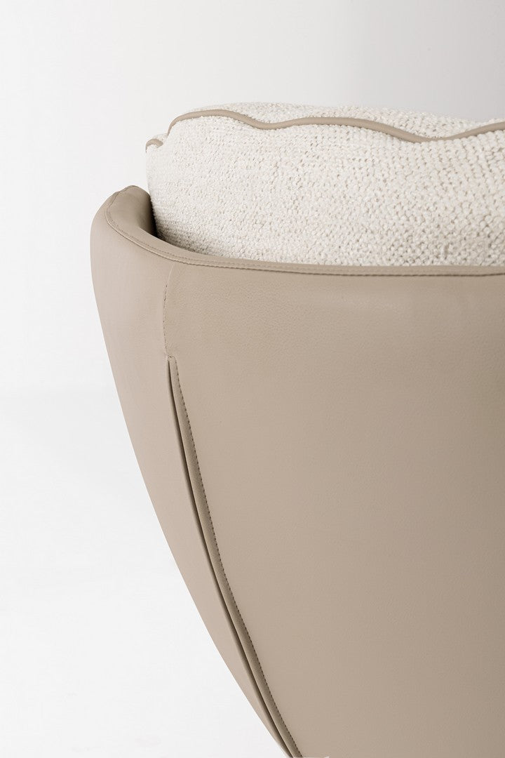 Drehsessel Armela Beige von Bizzotto, Nahaufnahme von Bezug und Verarbeitung (3), im STUFF Shop