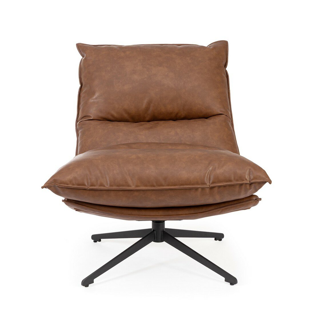 Drehsessel Alanez Cognac von Bizzotto, freigestellte Ansicht von schräg vorn, im STUFF Shop