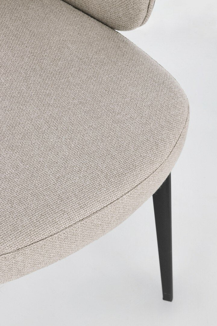 Stuhl Kinsley Dark von Bizzotto, Nahaufnahme von Bezug und Verarbeitung (2), im STUFF Shop