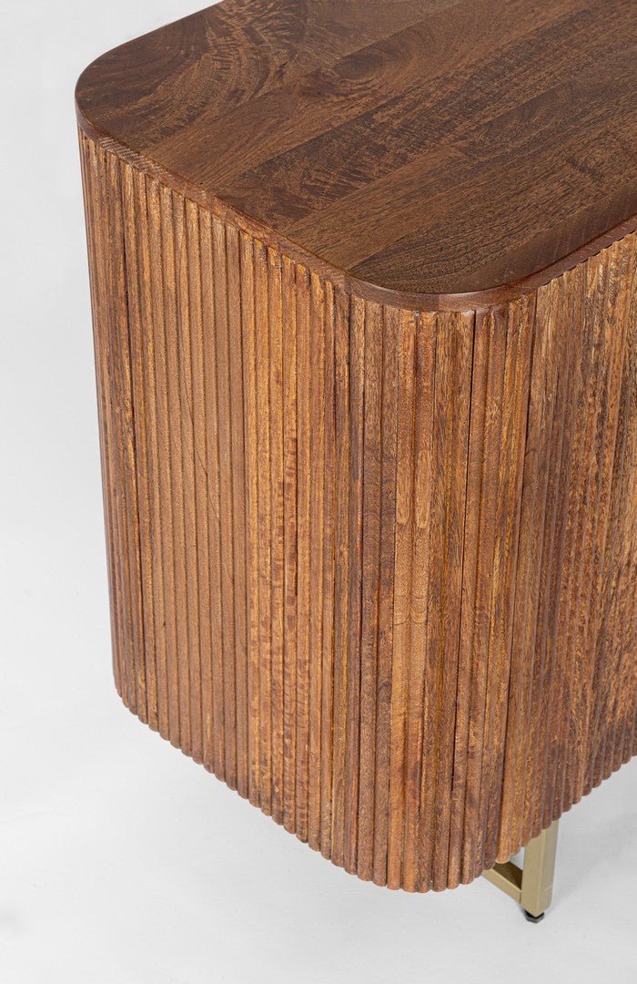 Sideboard Vilas 2 Türen von Bizzotto – Detail der Mangoholz-Front, im STUFF Shop