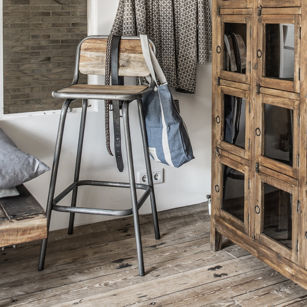 Barhocker Barstuhl vintage Altholz und Altmetall Handmade | STUFF Loft