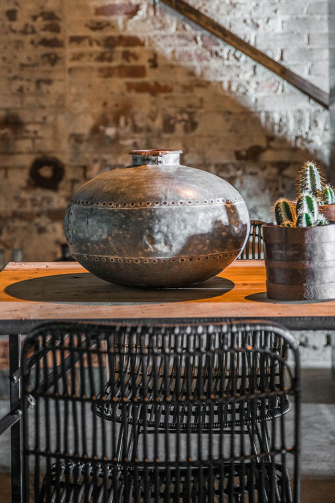 Vase aus Metall im Shabby Chic Industrial Design