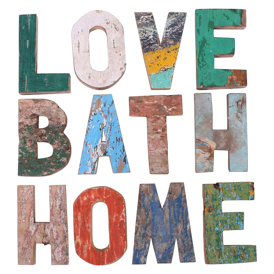 Handgefertigte Buchstaben aus Bootsholz mit maritimer Patina | nachhaltige Dekoration von STUFF Vintage Living