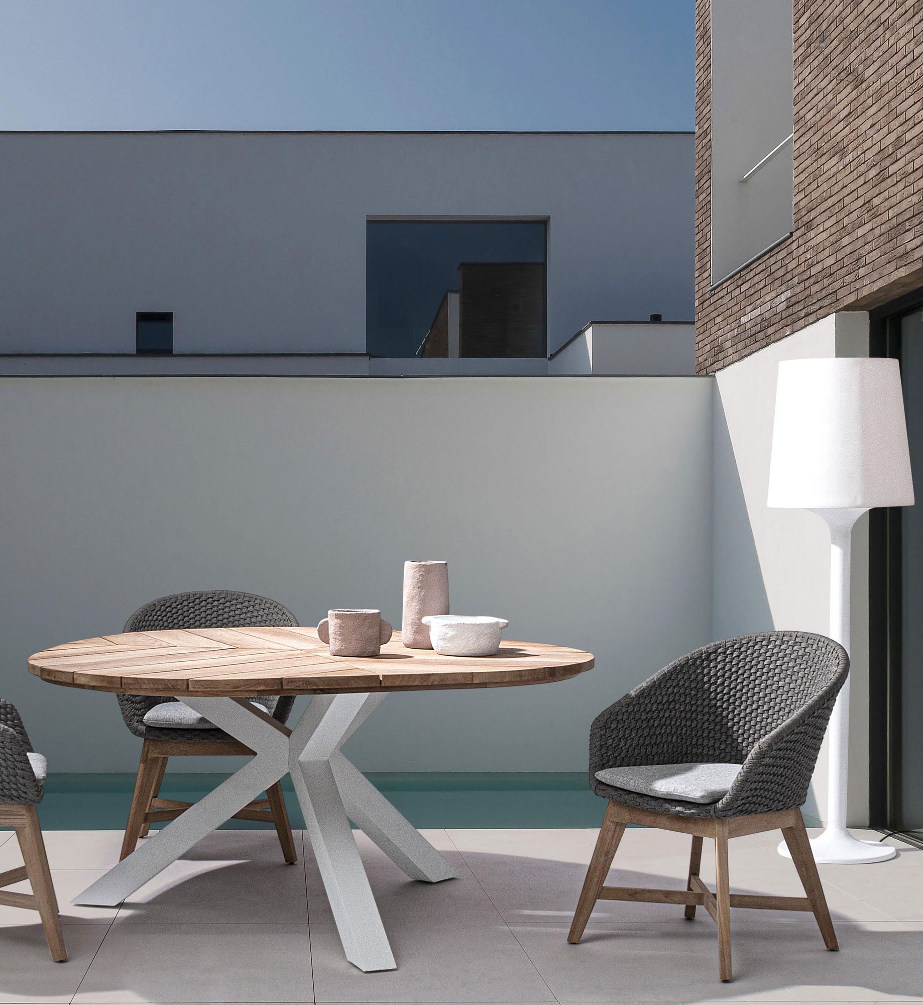 Outdoor Stuhl Coachella mit Armlehnen und Sitzkissen