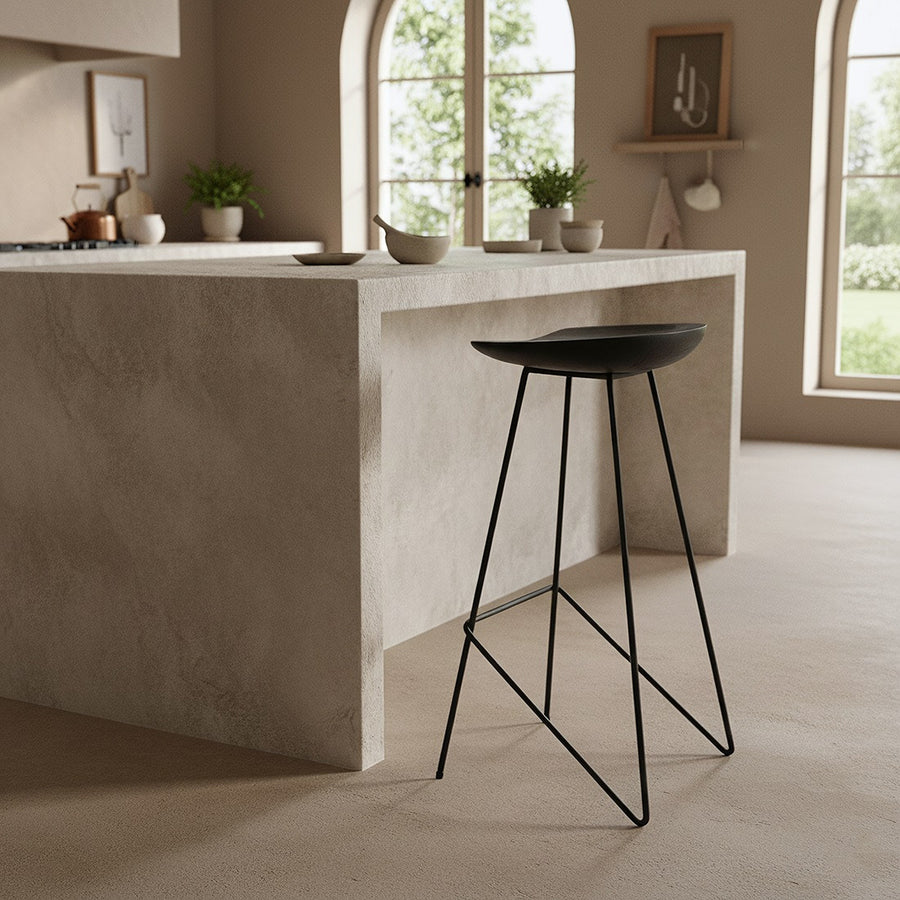Barhocker Loft Frame Black an Kücheninsel im Loft Style