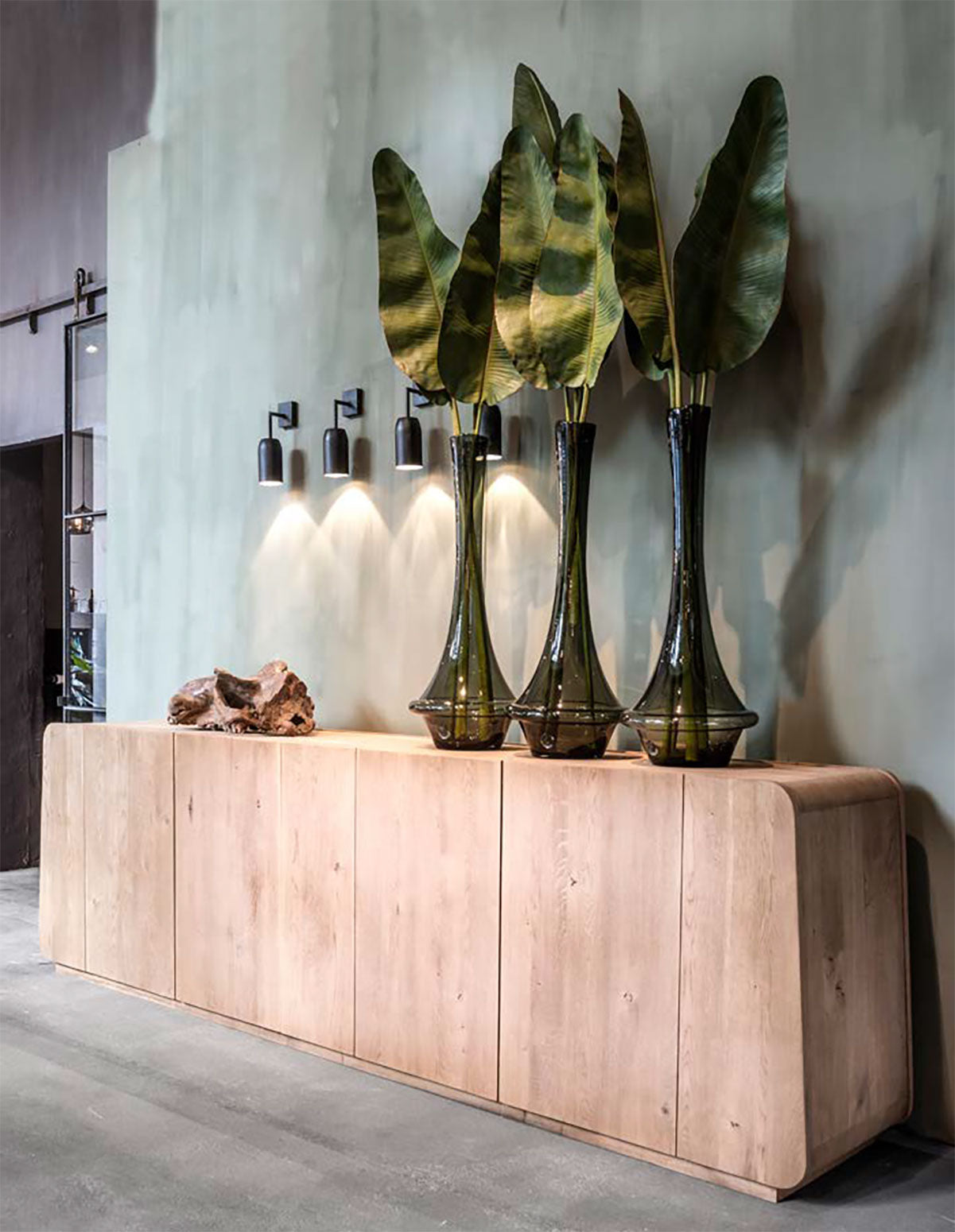 Sideboard Vincent aus massiver Eiche von Gommaire
