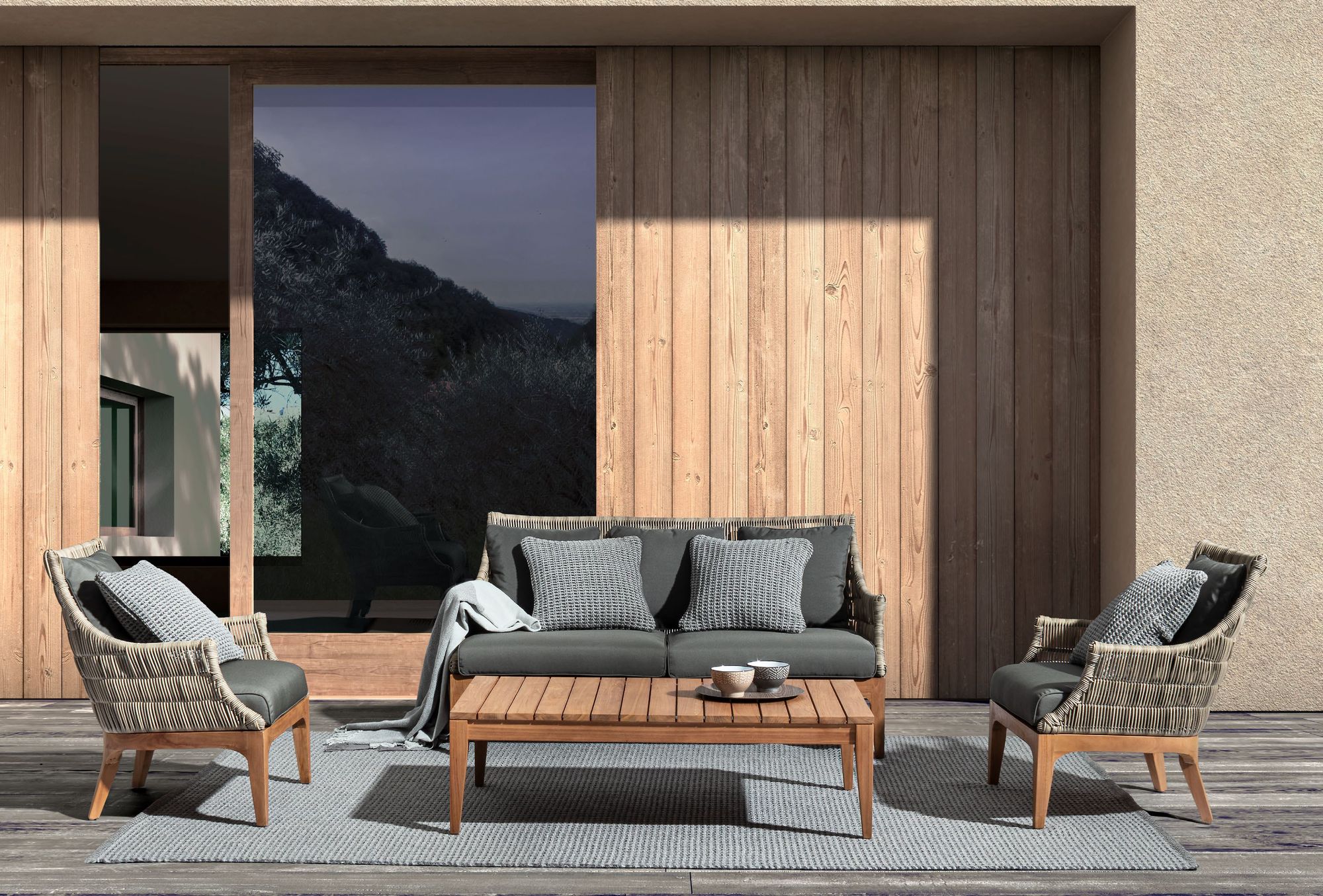 Outdoor Sessel Keilani mit Holzgestell und grauem Sitzkissen für Garten und Terrasse