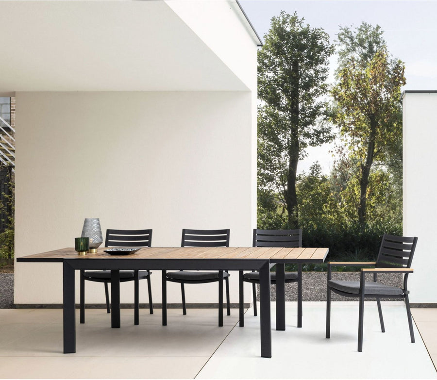 Outdoor Esstisch Belmar Anthrazit ausziehbar 220/340 in Holzoptik mit Aluminiumgestell | Bizzotto bei STUFF Shop kaufen