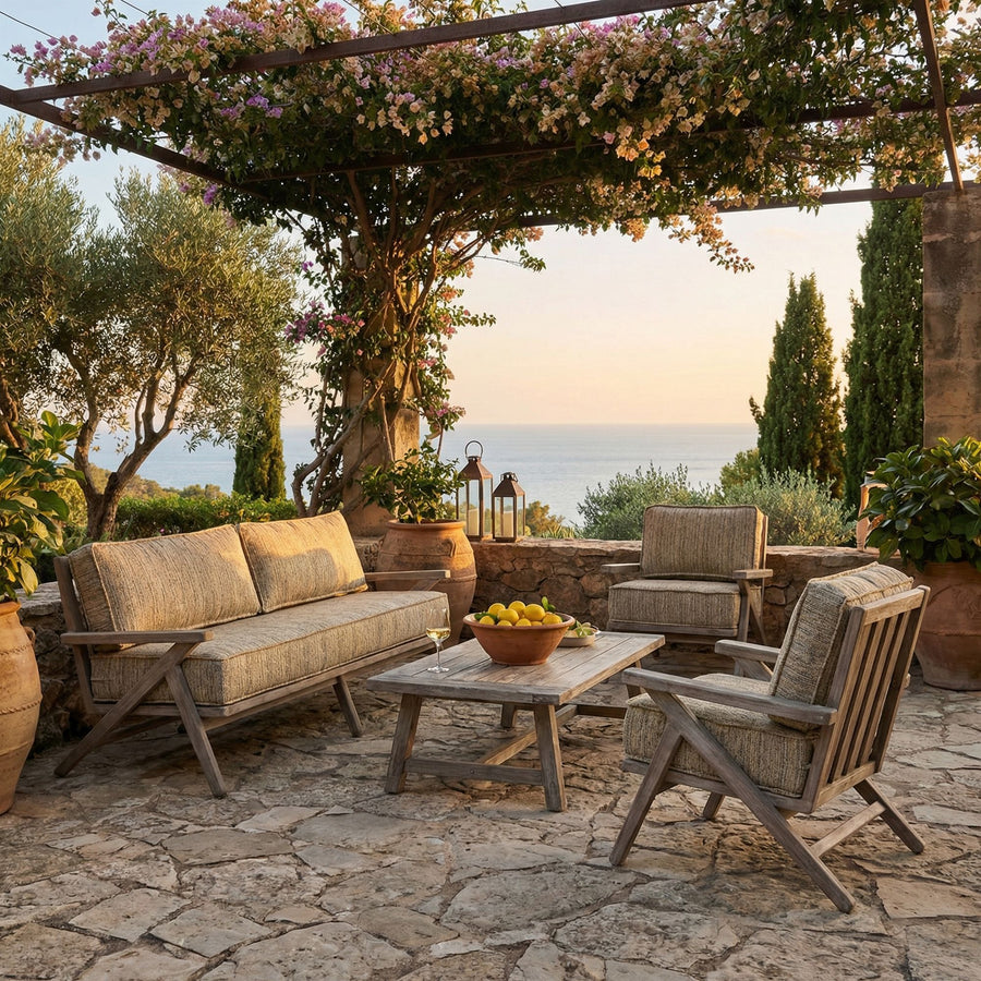 Outdoor-Sofa Alabama aus massivem Teakholz in Natural Grey von Gommaire bei STUFF Shop kaufem