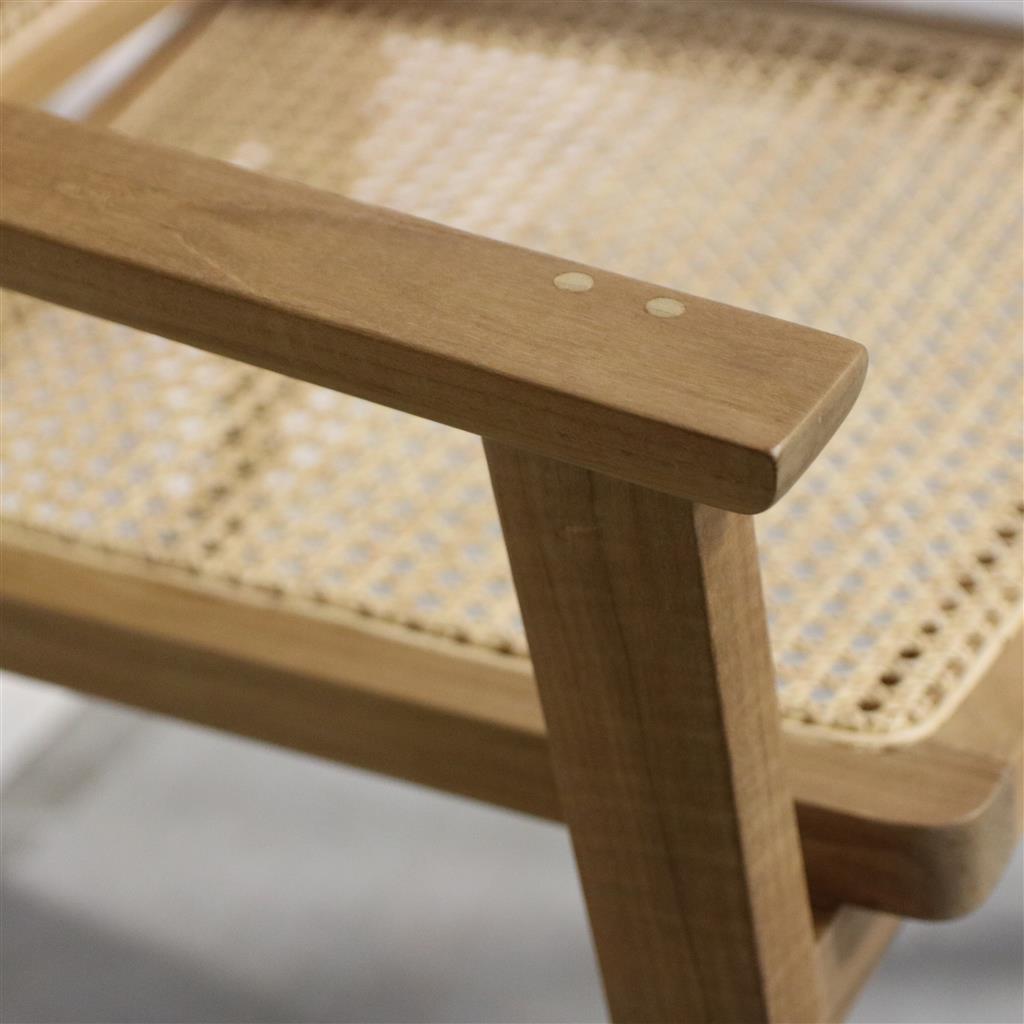 Armlehnenstuhl Heritage Cane Natur aus Teakholz mit Wiener Geflecht | STUFF Loft
