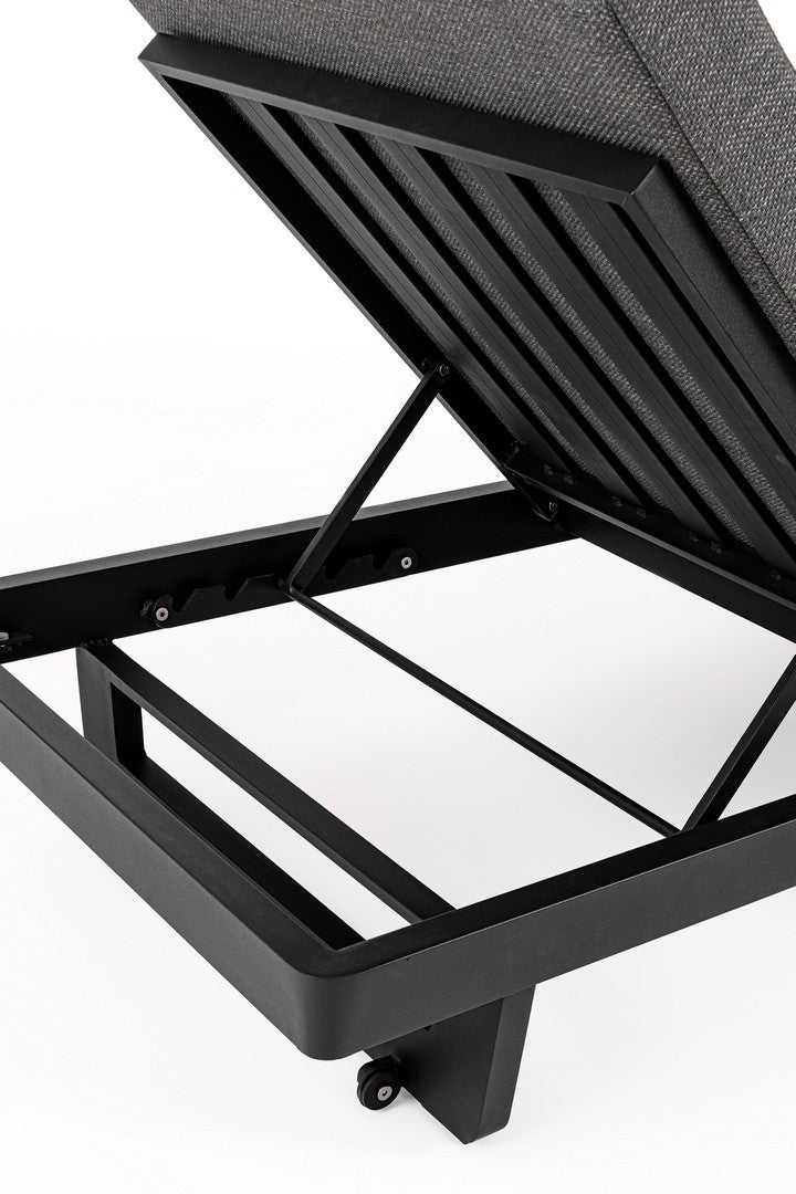 Outdoor Sonnenliege Infinity in Anthrazit aus Aluminium mit verstellbarer Rückenlehne | Bizzotto bei STUFF Shop kaufen
