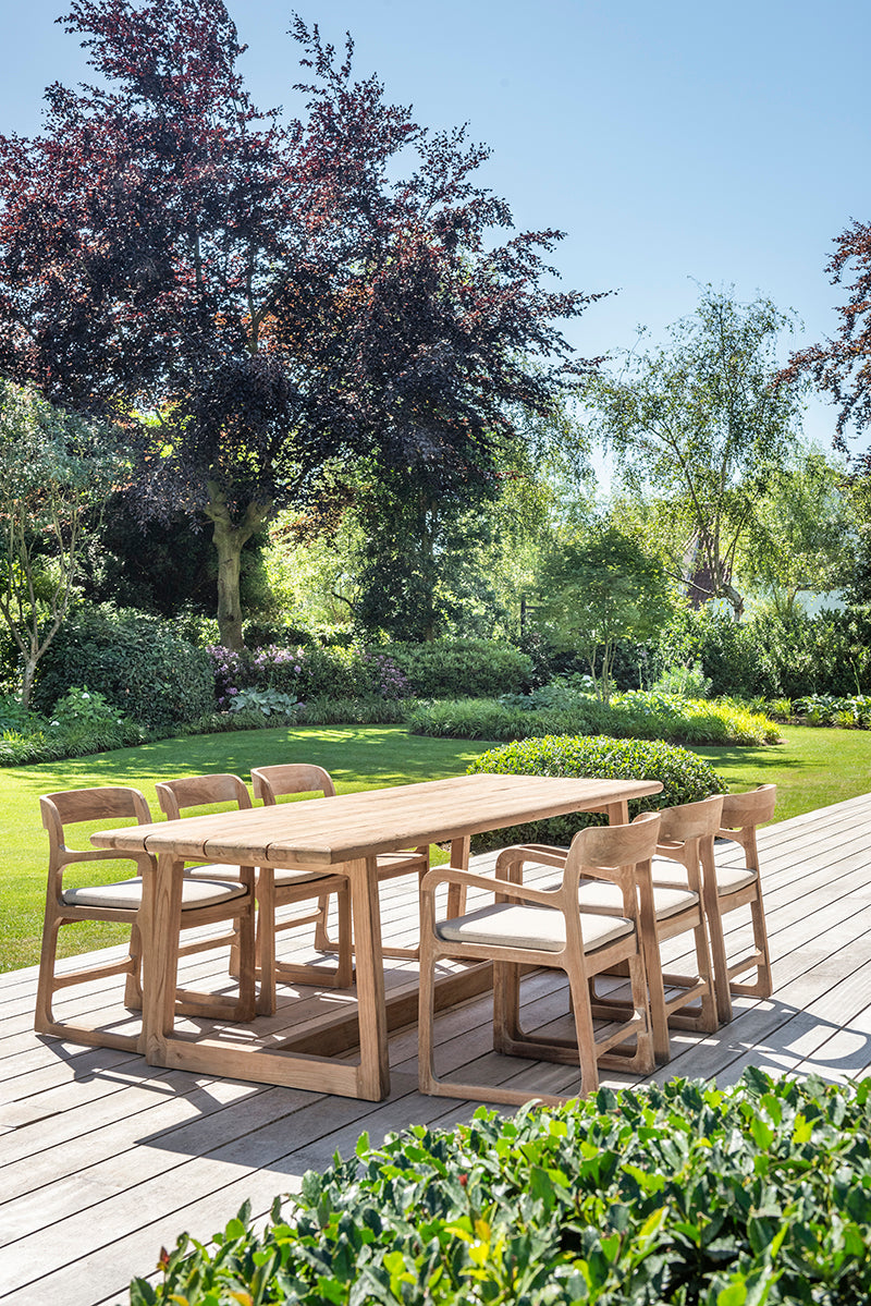 Armlehnenstuhl Sally Teak aus massivem Teakholz Natural Grey im skandinavischen Stil | optional mit Sitzpolster oder Sitzpolster und Rückenpolster