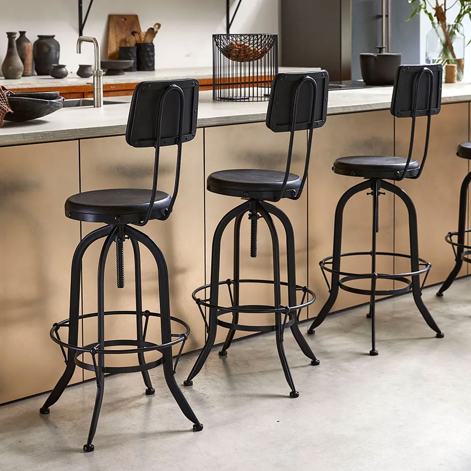 Maschinist Barstuhl Mangoholz black - Industrial Loft