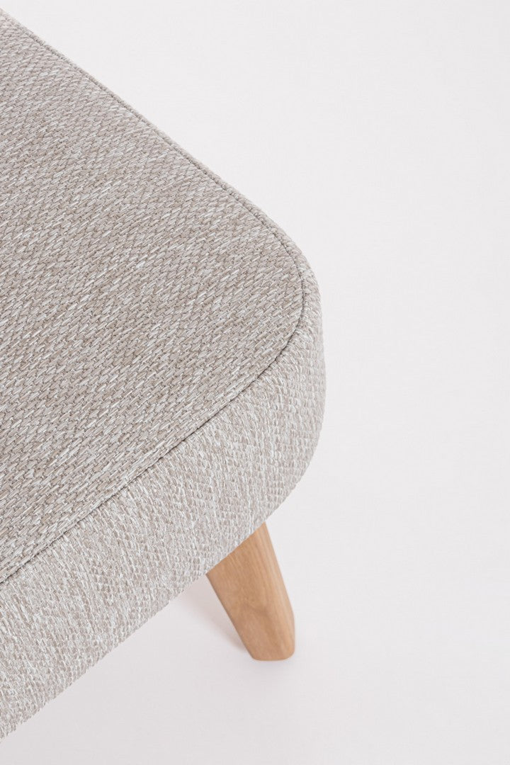 Nahaufnahme des Ottoman Tamires in Beige.