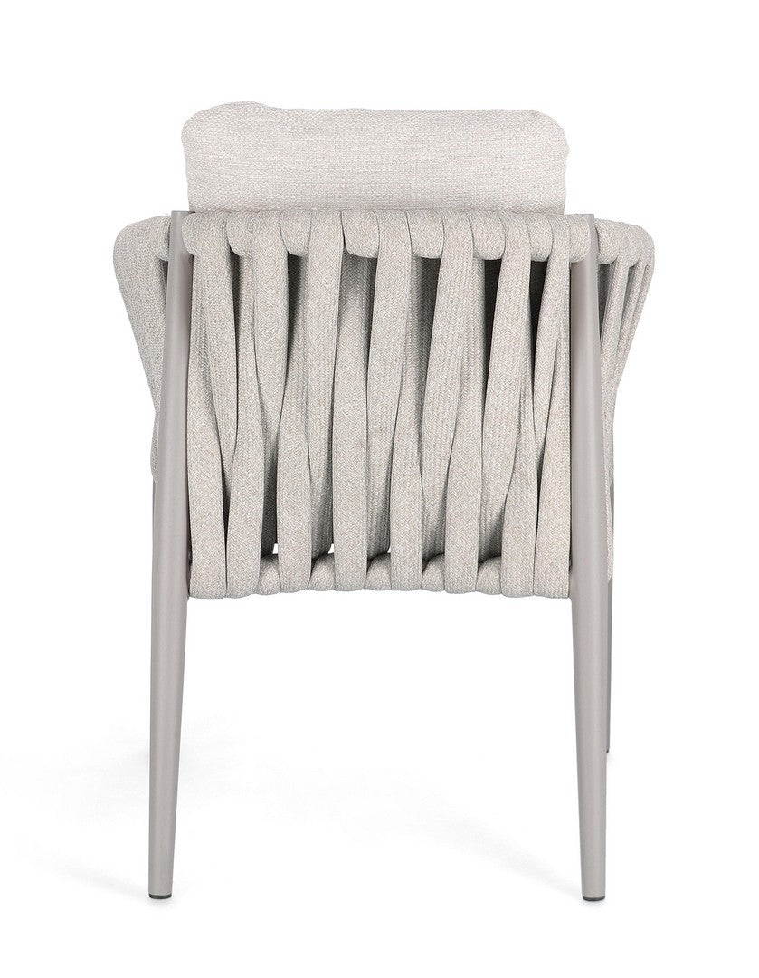 Bizzotto Outdoor Stuhl Jacinta in Moon - Rückansicht, die die straffe Linienführung und das außergewöhnliche Design hervorhebt.