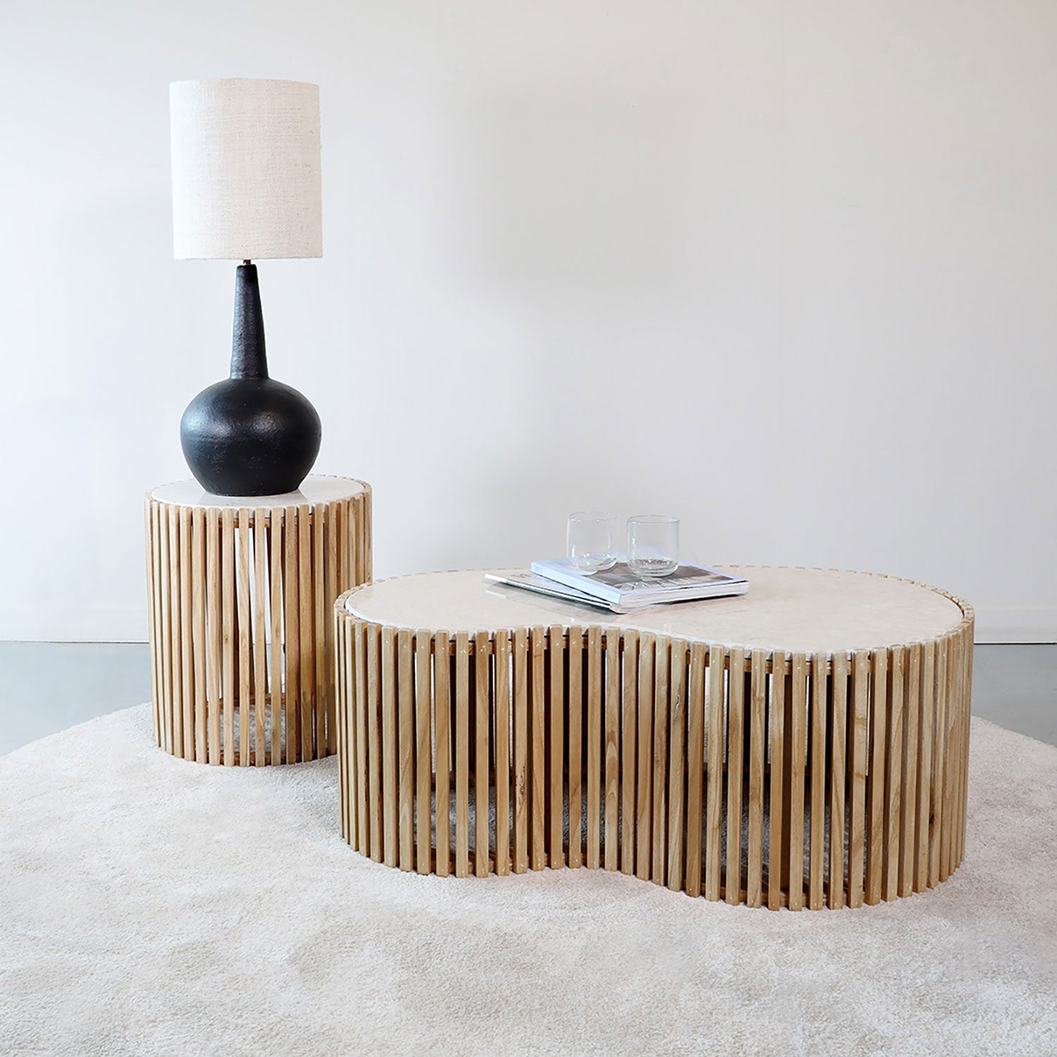 Infinity Marble Coffee Table "Elegance" mit natürlicher Marmorplatte und offenem Sungkai-Holzgestell
