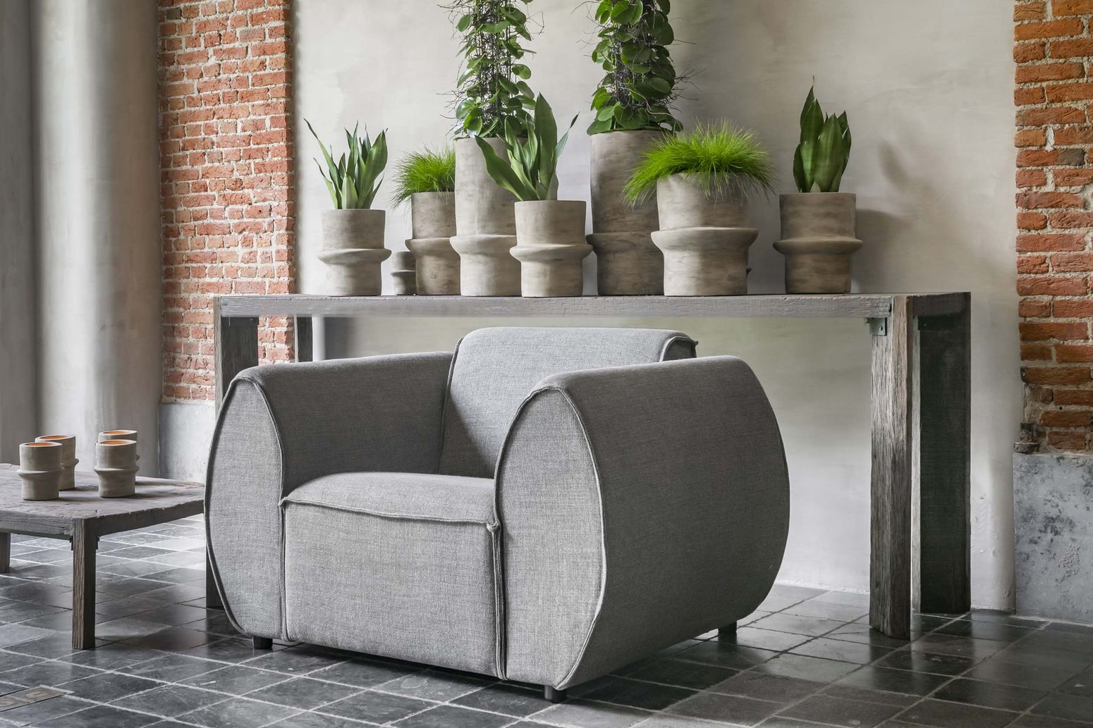 Sessel Ferre von Gommaire in hochwertigem Stoff – europäisches Design und Komfort