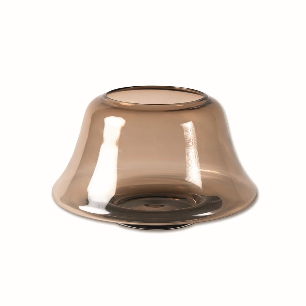Vase Marah Topaz aus mundgeblasenem, extra dickem Klarglas in warmem Topaz-Ton, Maße Ø29 x H49 cm, luxuriöses Design aus der Gommaire-Kollektion.