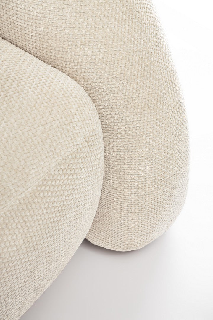Sofa Clemence in Shell von Bizzotto, neutraler Farbton und elegantes Design.