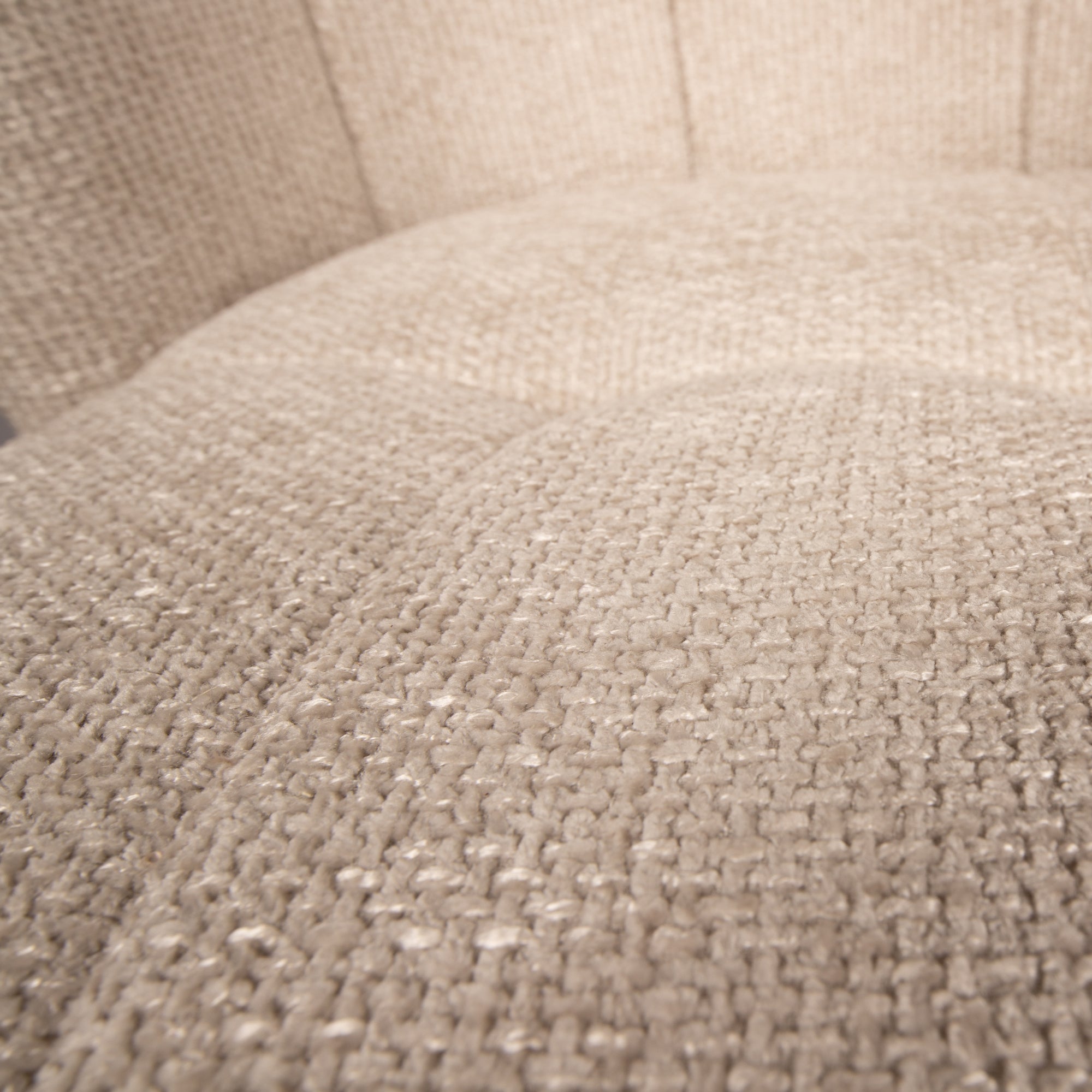 Detail Stoffstruktur Polsterstuhl Odin Dove von PTMD