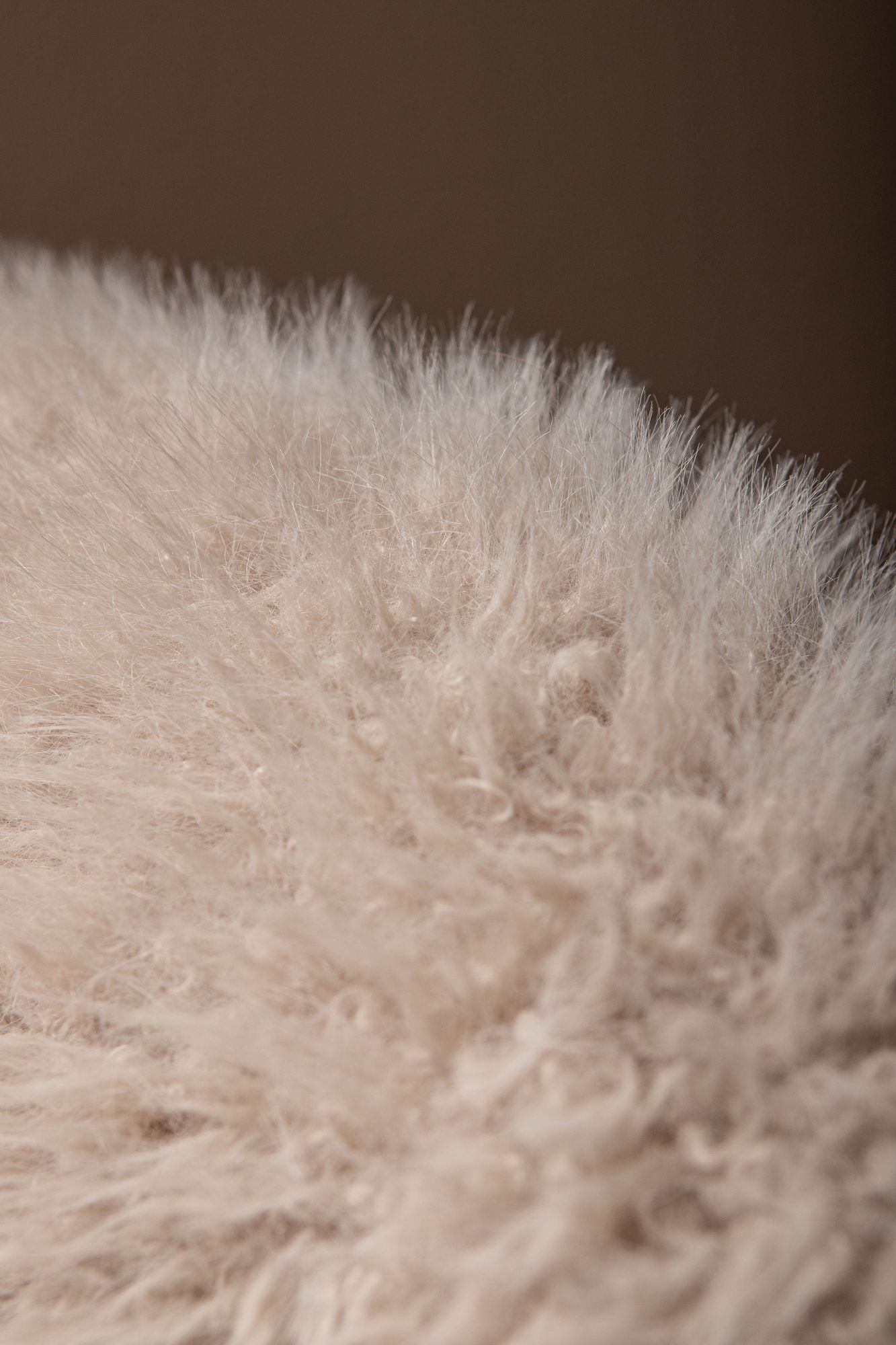 Sessel von PTMD, sessel aus Stoff in Beige mit Metallgestell im modernen Design, komfortabel. Ideal für Essbereich oder Küche.