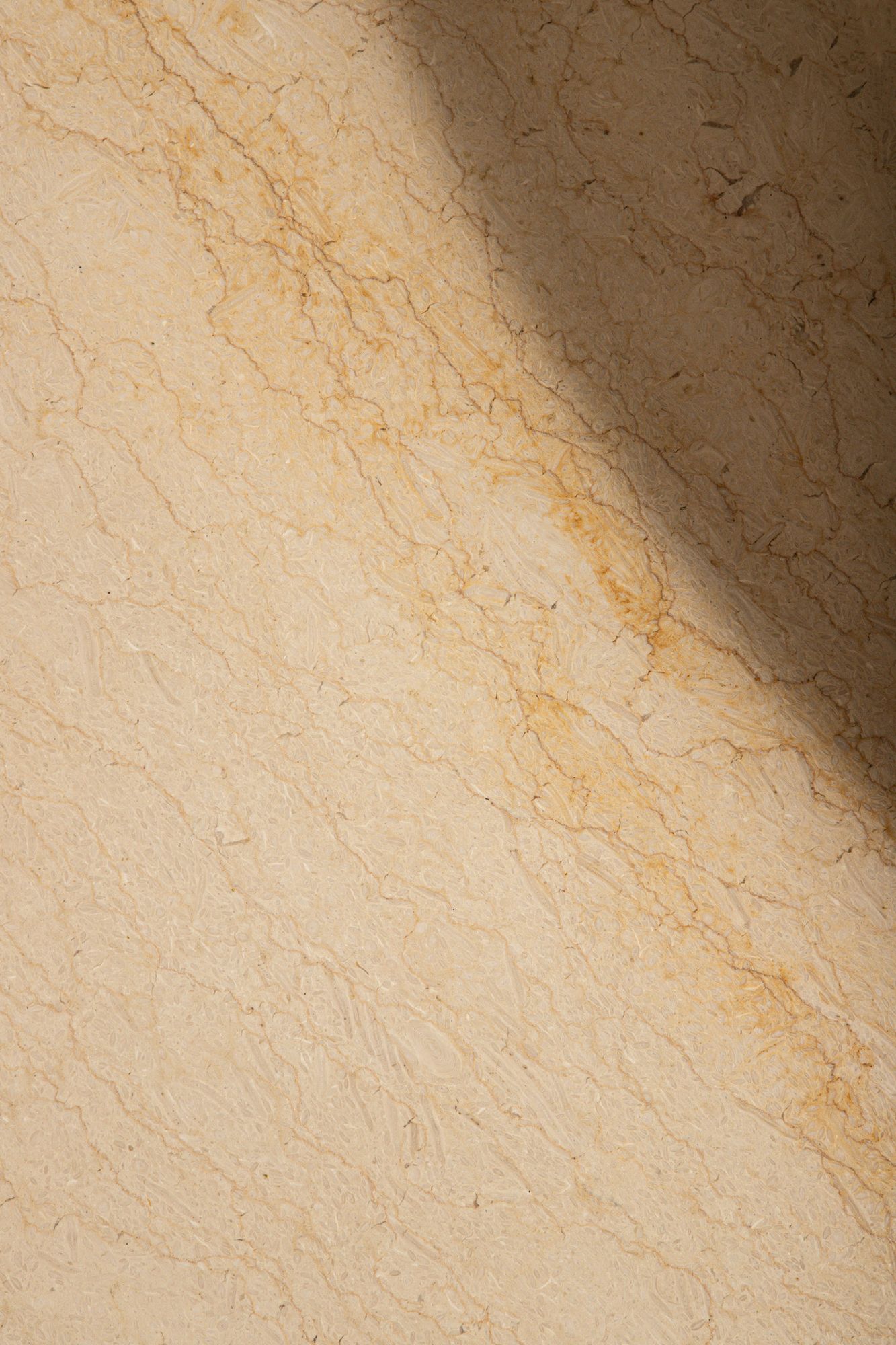 Couchtisch von PTMD – eleganter sitzmöbel aus Stoff in Beige mit Metallgestell im modernem Design, komfortabel und pflegeleicht.