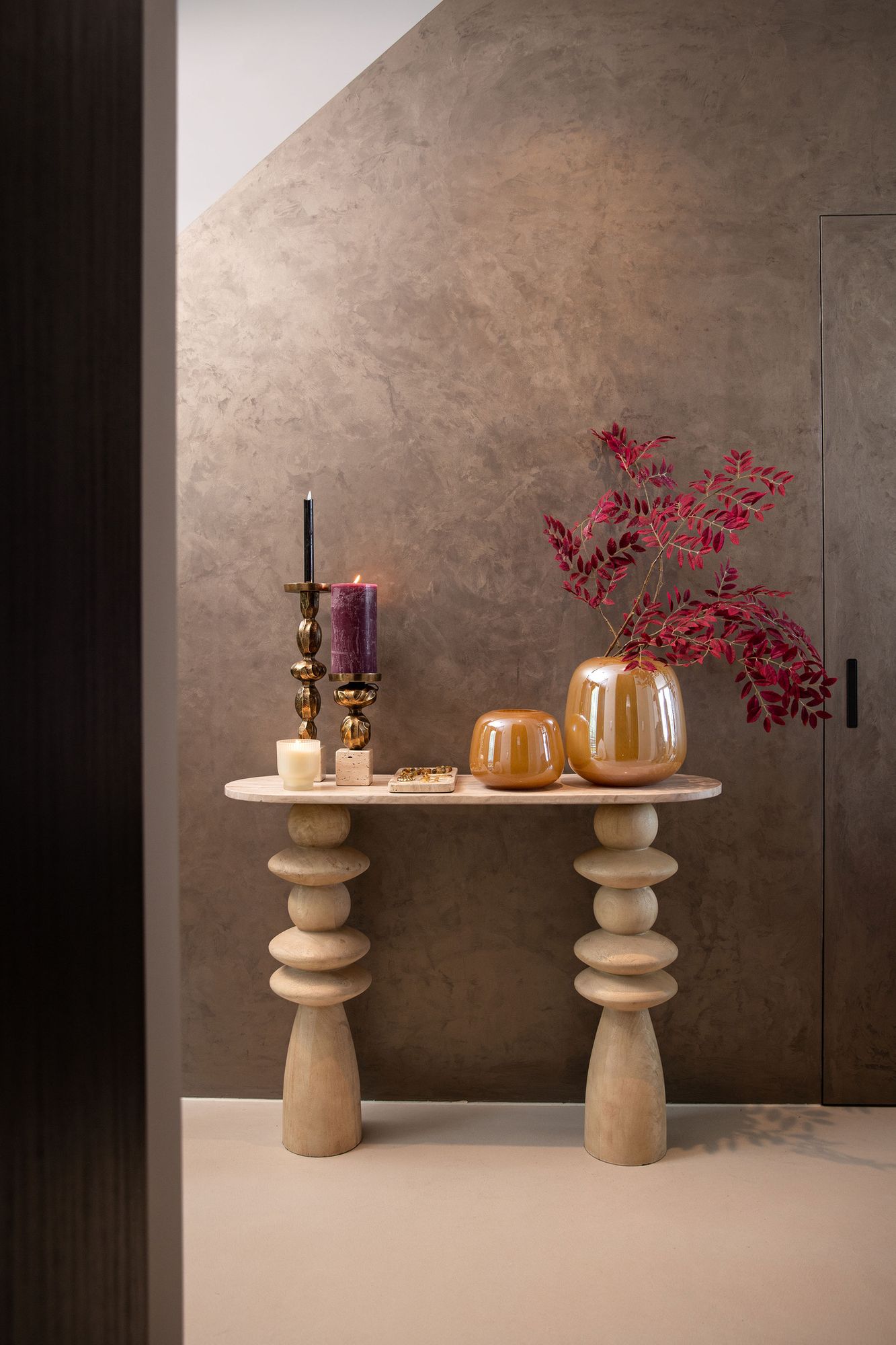 Indoor Designmöbel Konsole Callain Natural oval im Wohnambiente | zeitloses Design, hochwertig verarbeitet, ideal für Wohn- und Essbereich