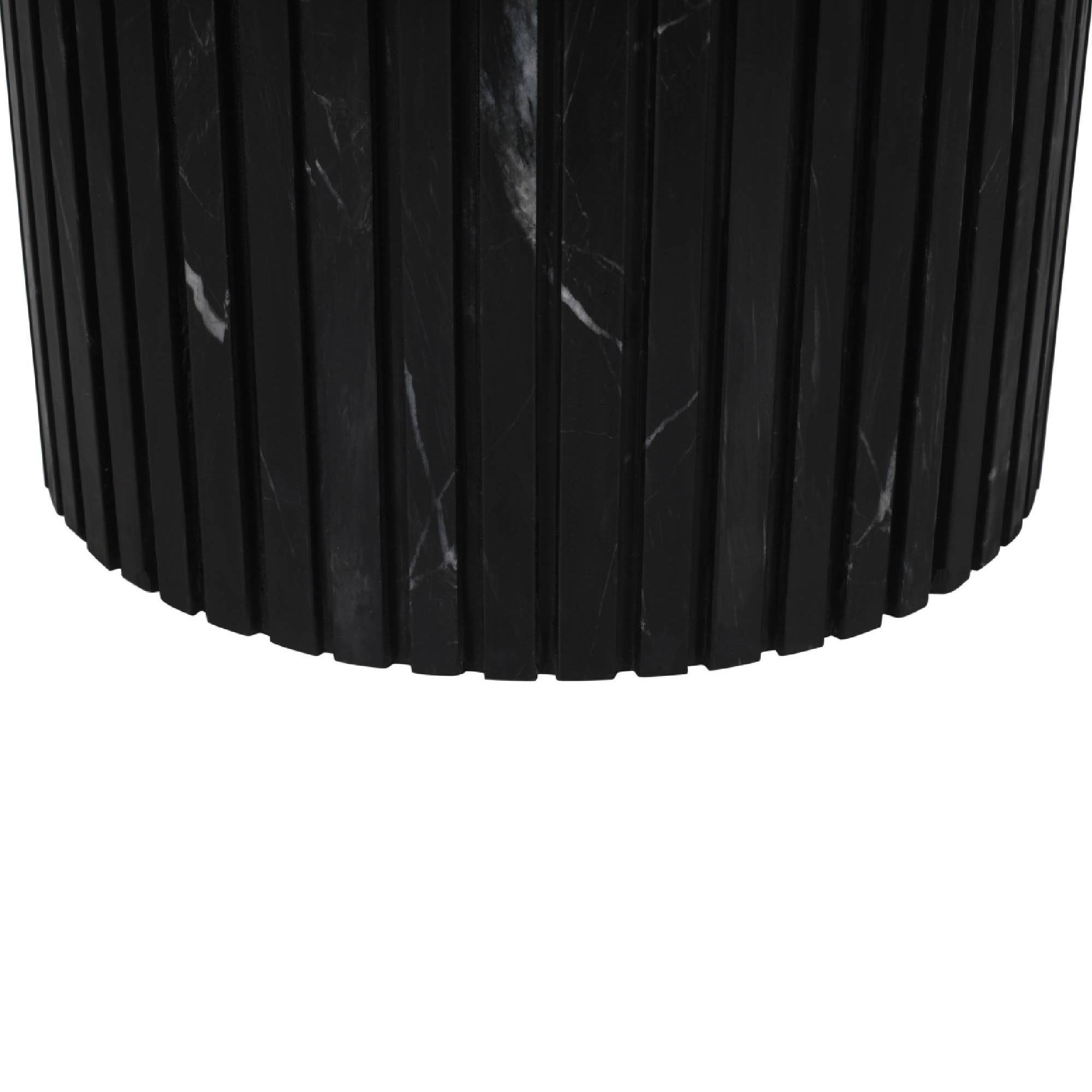 Indoor Sofa Couchtisch Neelim Black Marble im Wohnambiente aus Marmor | zeitloses Design, hochwertig verarbeitet, ideal für Wohn- und Essbereich