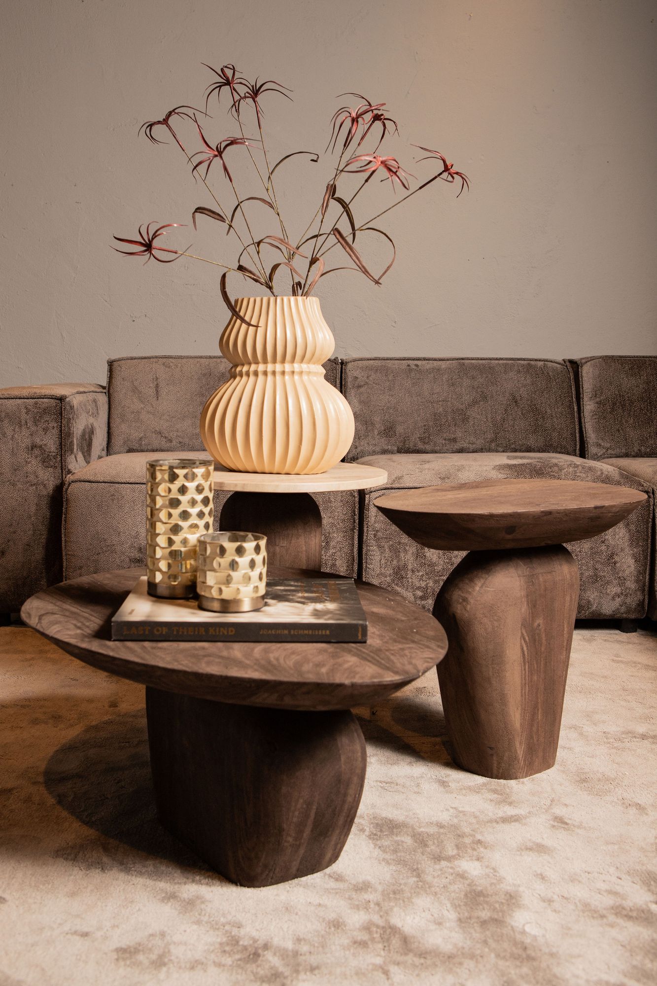 Indoor Sofa Couchtisch Harshad Brown organic im Wohnambiente | zeitloses Design, hochwertig verarbeitet, ideal für Wohn- und Essbereich | Ansicht 06