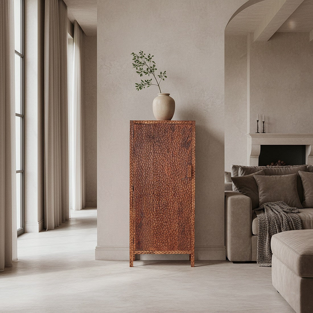 Vintage Timber Schranks mit chiseled Struktur in einem modernen Interior | STUFF Shop