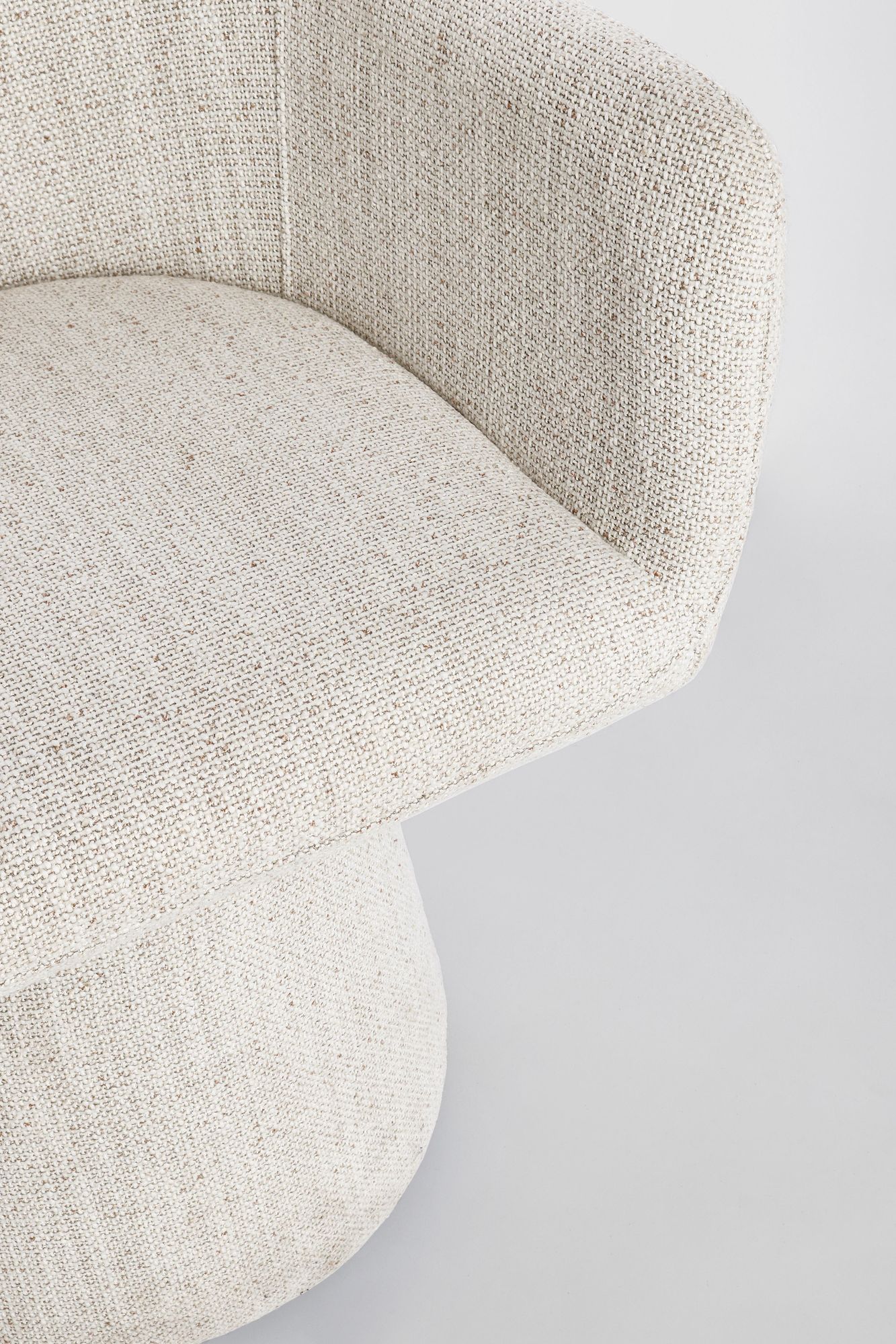 Indoor Sofa Stuhl Lottie drehbar Eis im Wohnambiente | zeitloses Design, hochwertig verarbeitet, ideal für Wohn- und Essbereich | Ansicht 09