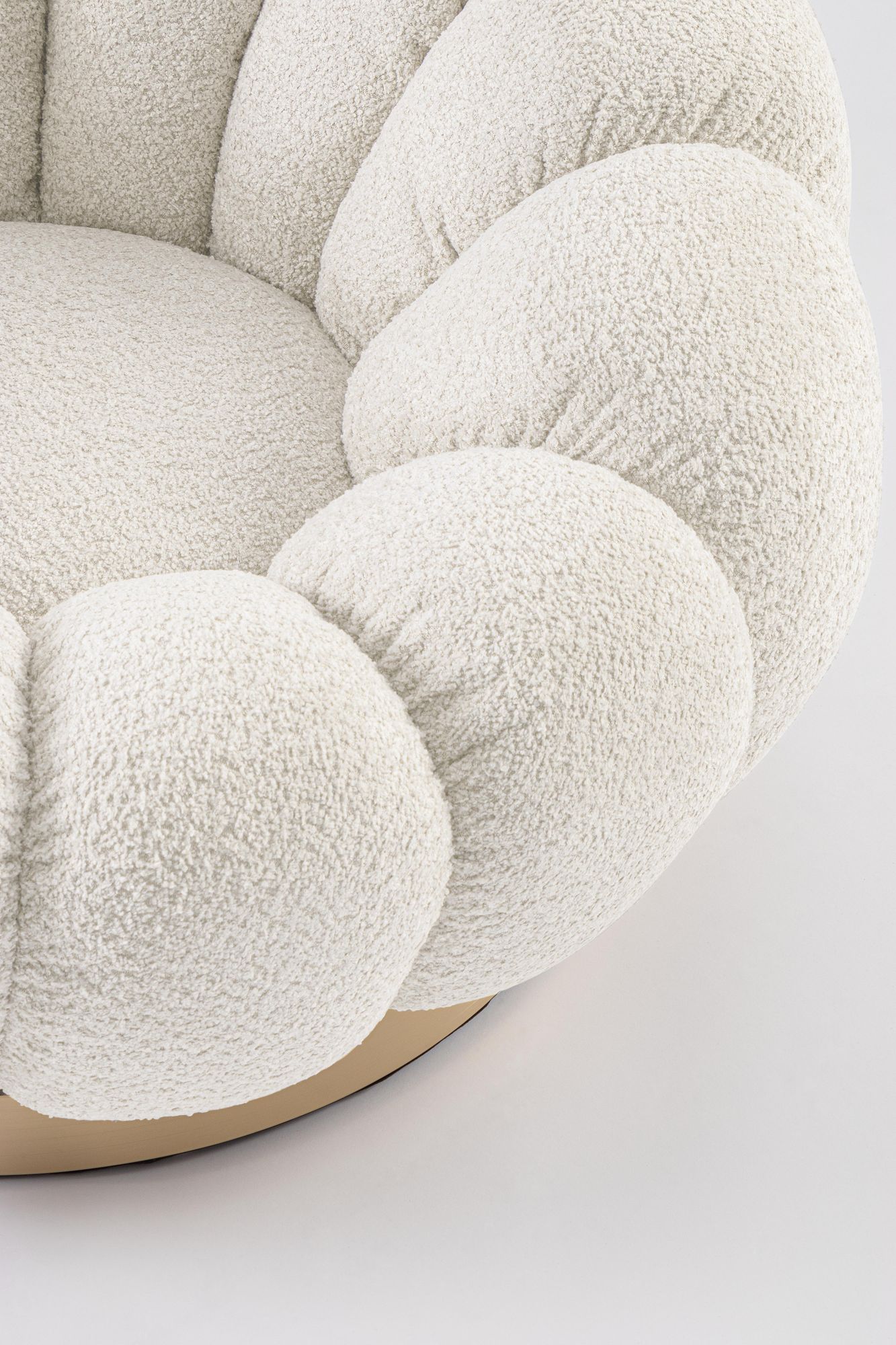 Indoor Sofa Sessel drehbar Florel Nat im Wohnambiente | zeitloses Design, hochwertig verarbeitet, ideal für Wohn- und Essbereich